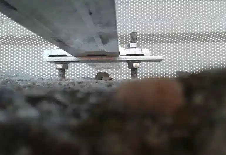 Fijación de placas solares instaladas en Zaragoza