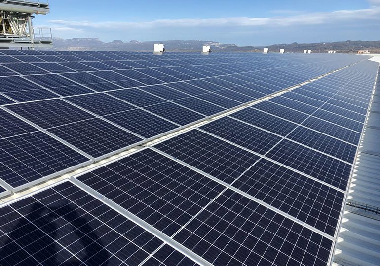 Paneles solares fotovoltaicos en Gurb, Barcelona