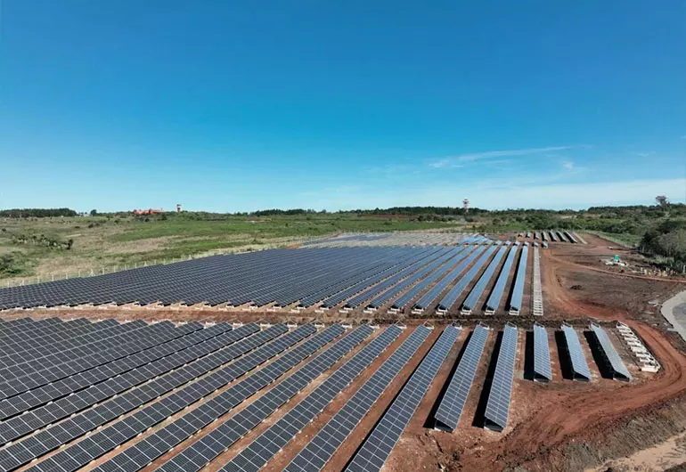 Estructuras de sistema inclinado para paneles solares