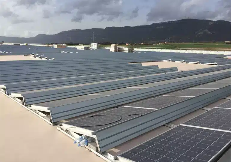 Estructuras para paneles solares en Bonpreu de Balenyà
