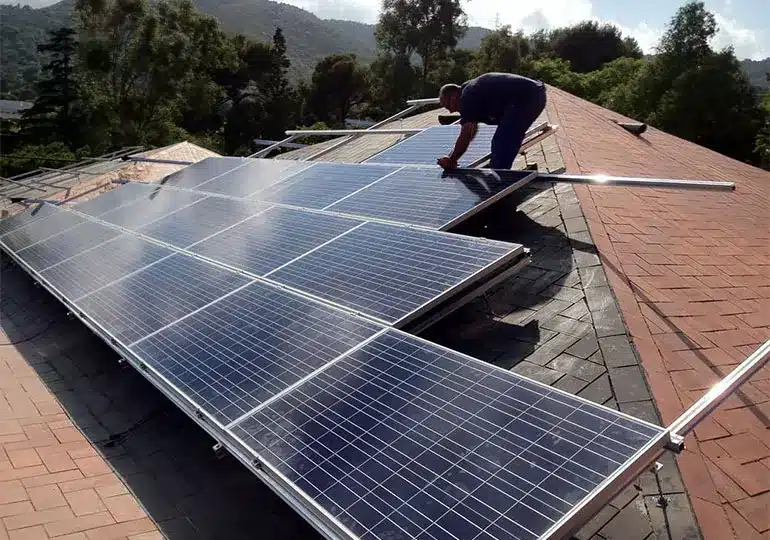 Estructura para placas en Campus Mundet de Barcelona