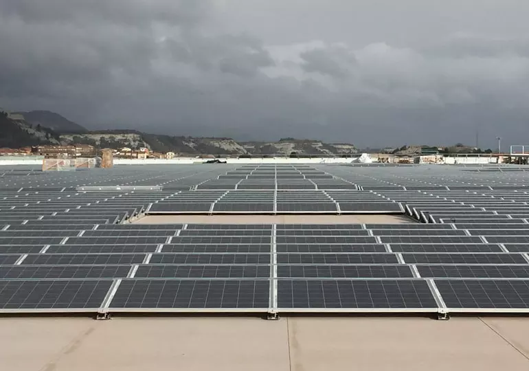 Instalación de paneles solares en Bon Preu Balenyà