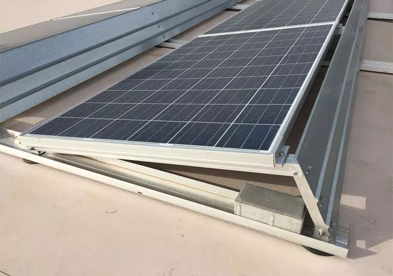 Instalación de placas solares en Bon Preu Balenyà